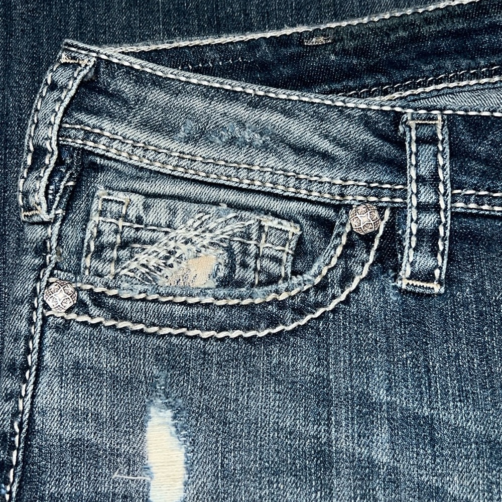 NWT SILVER JEANS👖 DISTRESSED RIPPED BOOTCUT TUESDAY JEANS Women’s 14 W34 L33 - Picture 7 of 15